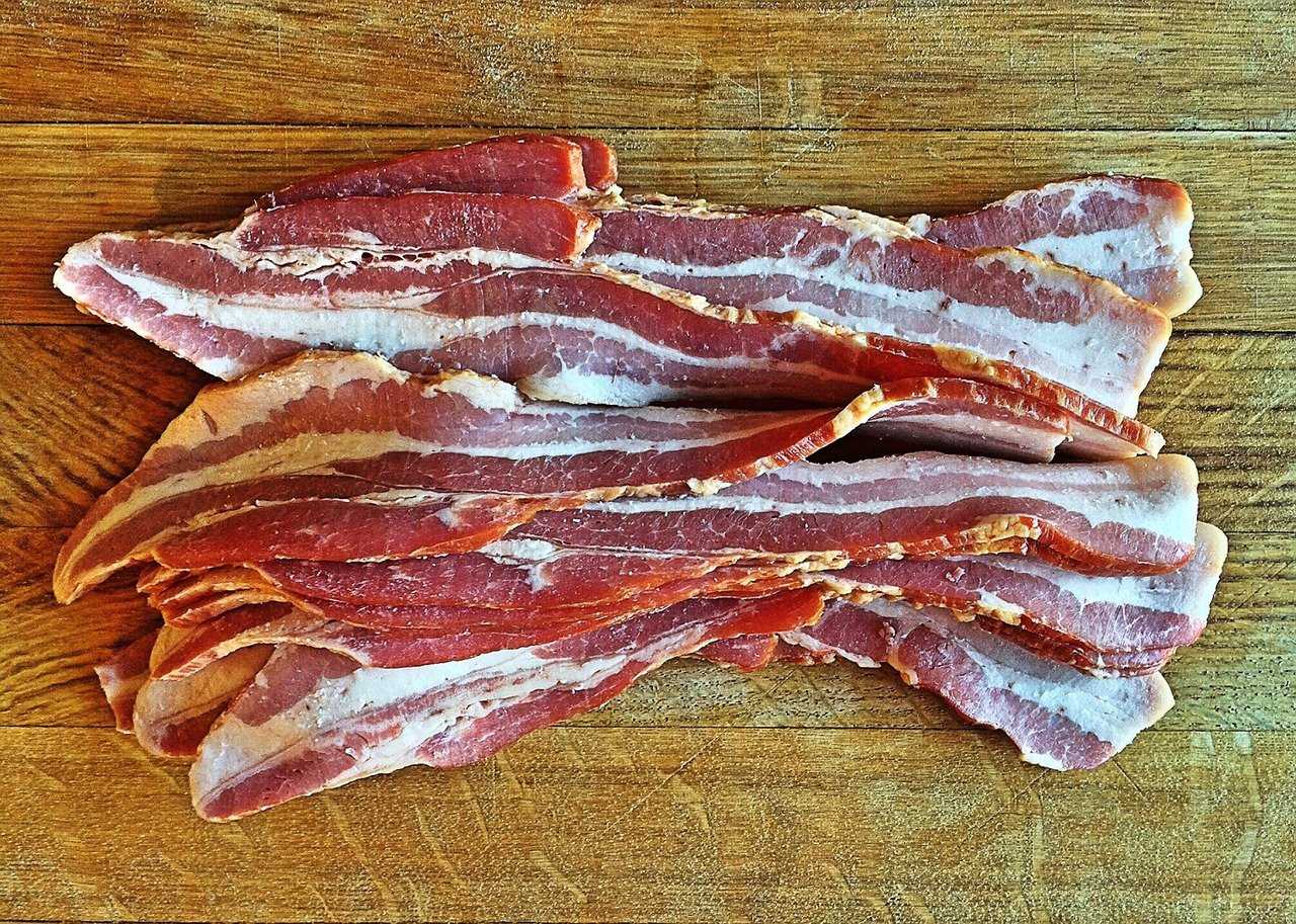 is bacon safe for dogs